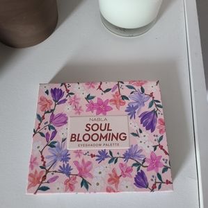 Nabla Cosmetics Soul Blooming Eyeshadow Palette
